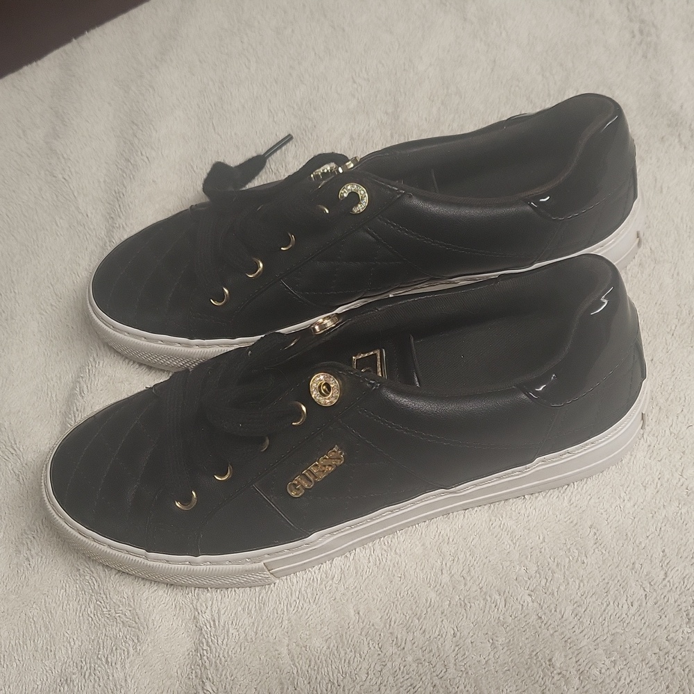 Guess shoes 6 1/2